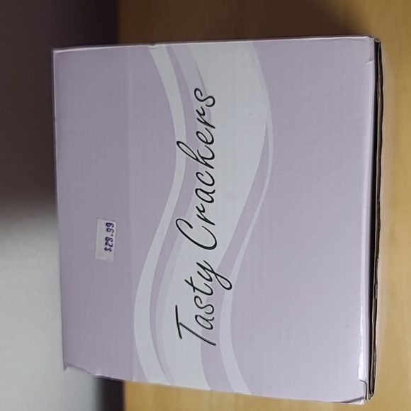 Tasty Crackers salt and pepper shaker holers - Picture 4 of 7